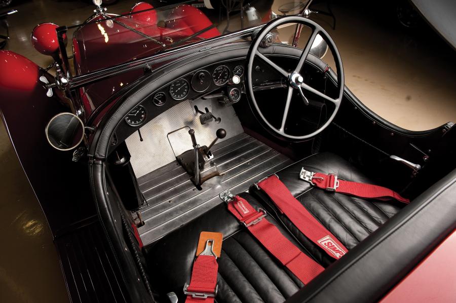 Интерьер Alfa Romeo 6C 1750 GS Parigi 1929 года  (фото 24 из 46)